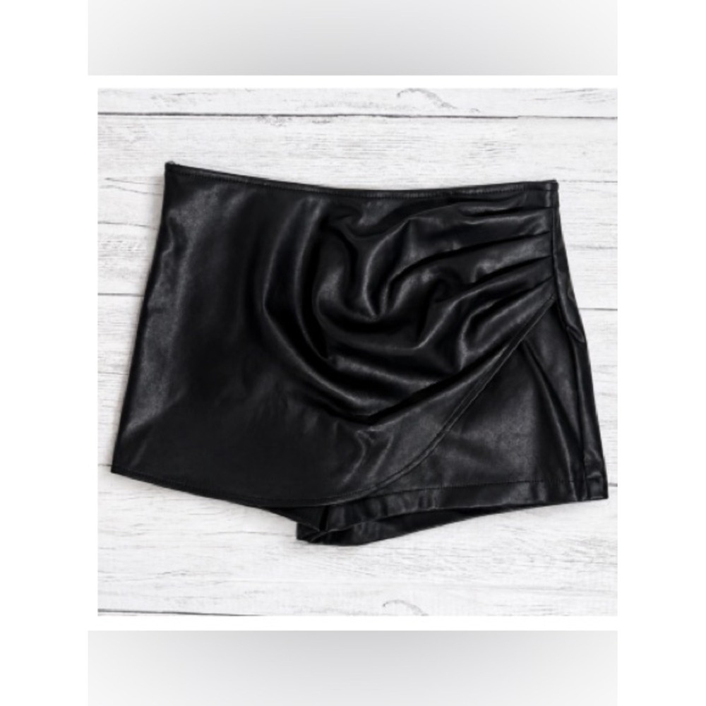 Forever 21 Faux Leather Ruched Wrap Skort Black High Rise Mini Skirt Shorts M